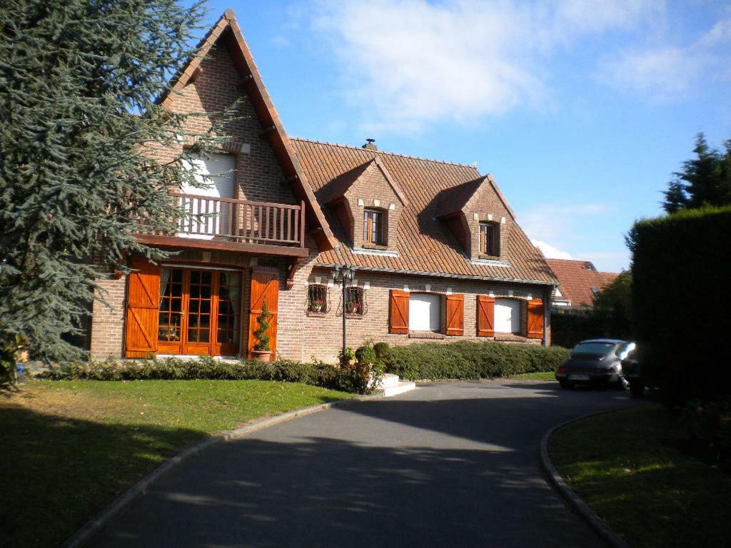 Le Cedre Bleu Bed & Breakfast Dainville Exterior photo
